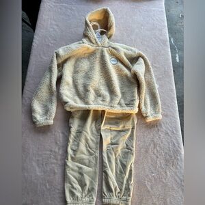 DKNY Cream Lounge Set
